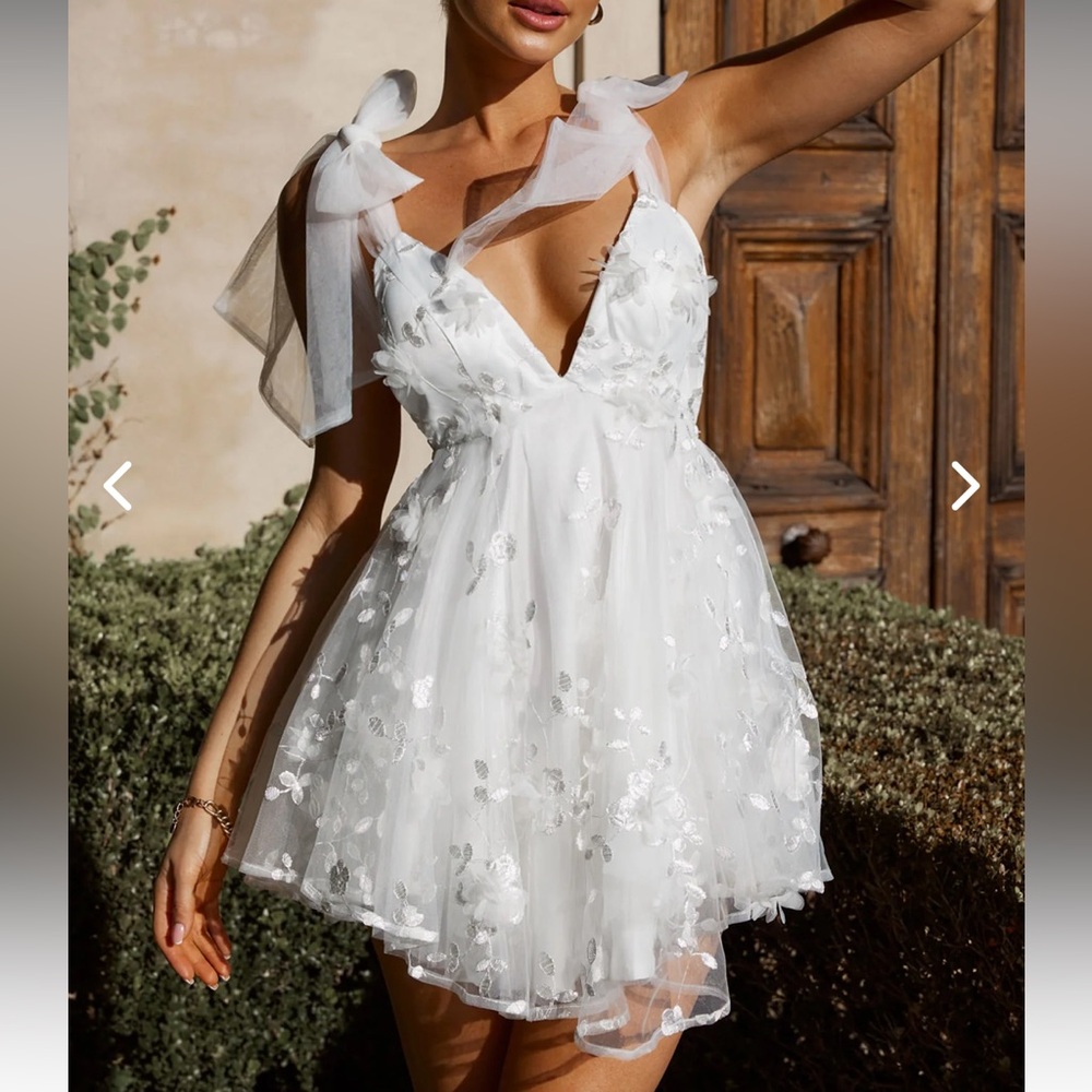 Large Selfie Lesly Mini Floral Dress